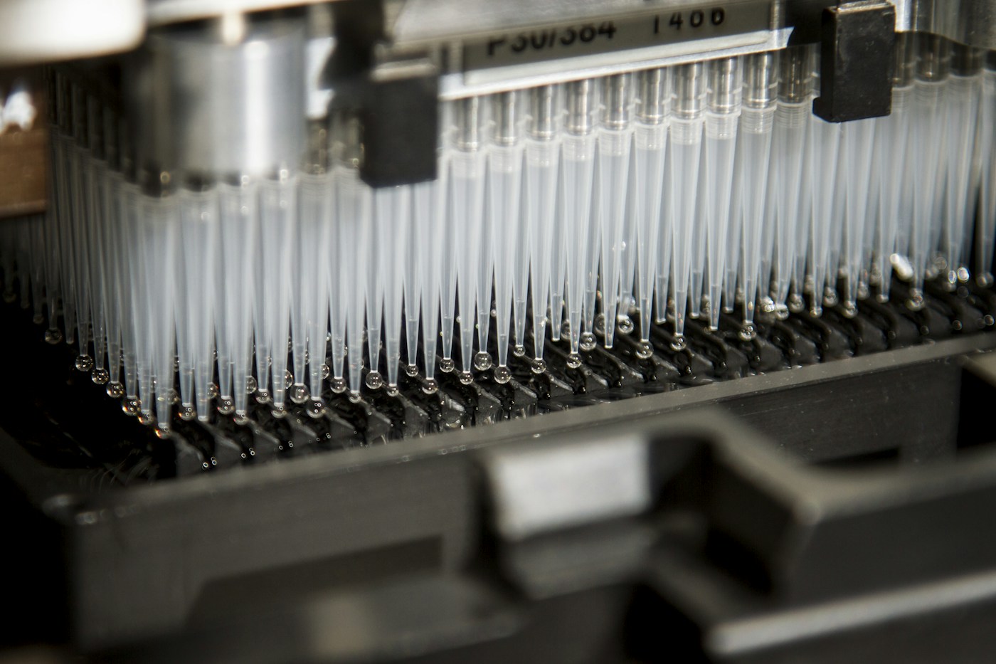 Automated laboratory equipment